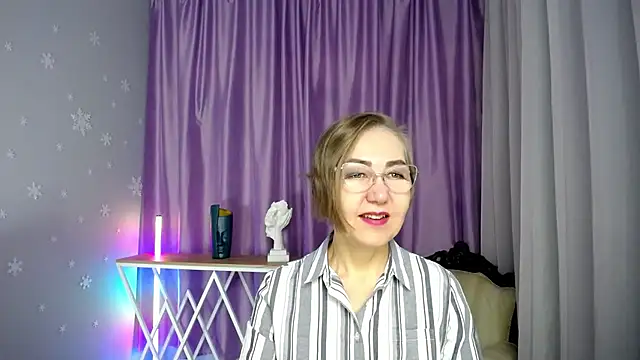 queen a n i online show from November 20, 8:15 am