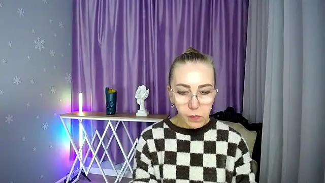 queen a n i online show from September 14, 11:19 am