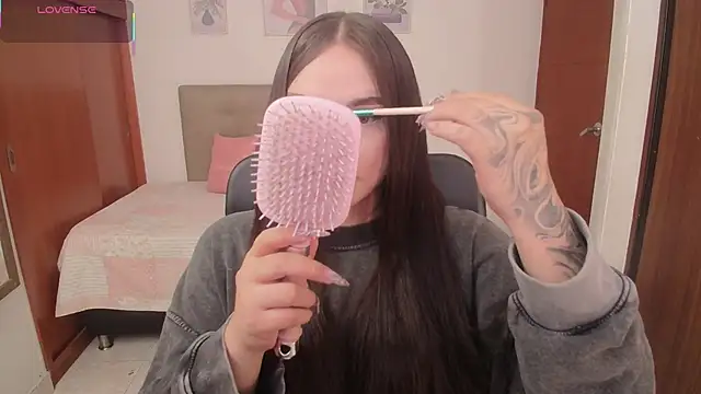 Miley Baker online show from December 18, 2:11 pm