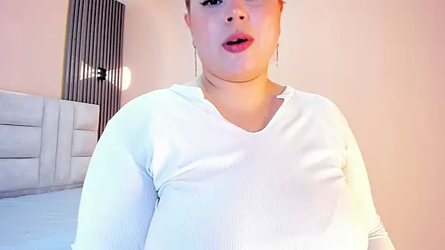 EYMI TOMSOM online show from September 19, 1:43 pm