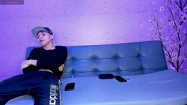 SecretsParty online show from October 18, 3:31 am