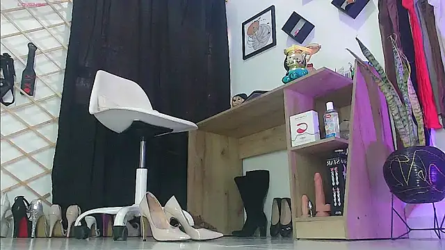 myla sarah online show from April 14, 2:17 pm