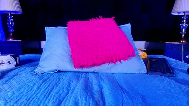 shelsyloreds online show from September 9, 1:33 pm