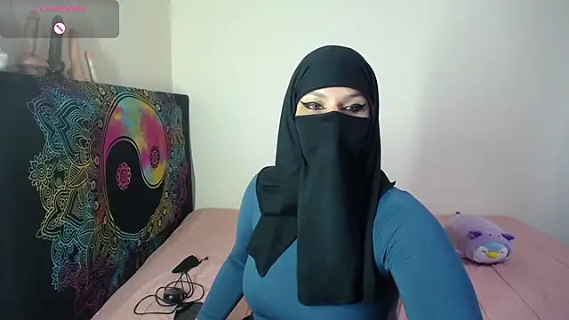 evelyn  salah online show from February 19, 9:24 pm