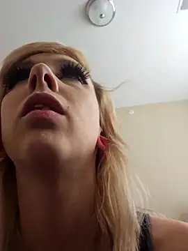 AmethystFoxx online show from April 15, 5:57 pm