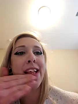 AmethystFoxx online show from November 6, 9:32 pm