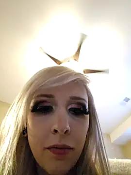 AmethystFoxx online show from November 30, 10:03 pm