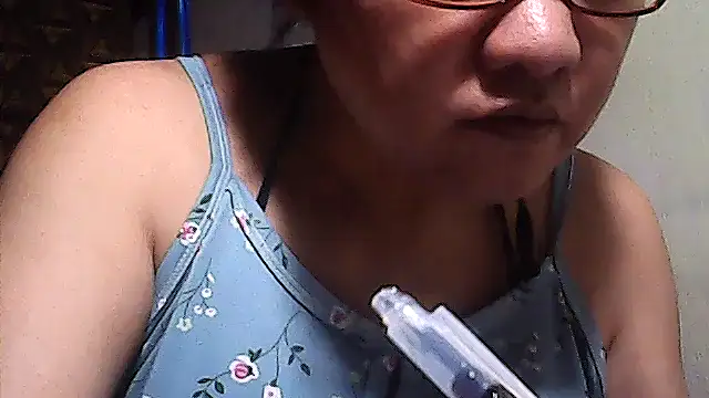 sweetsosie18 online show from April 18, 8:06 am