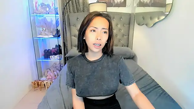 reighnempress online show from January 6, 4:49 am