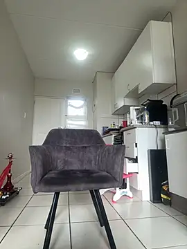 StupidNaturalPhatBooty  online show from February 7, 7:12 am