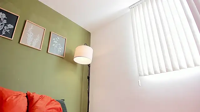 karlye 5 online show from October 6, 1:39 pm