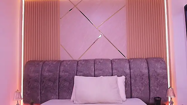 naia blessed online show from February 16, 7:14 pm