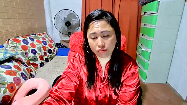 Snapshot of Ugly_Filipina chatting on September 21, 7:45 pm Ugly Filipina online show from September 21, 7:45 pm