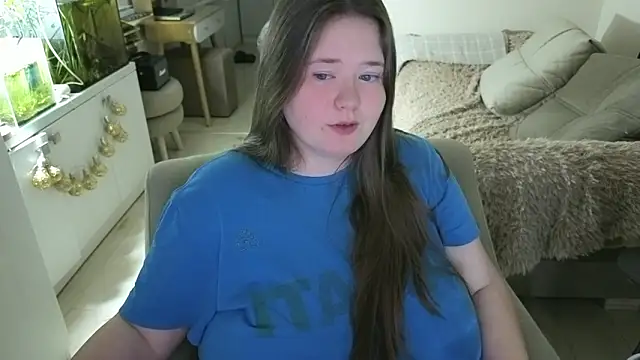 remirann  online show from March 20, 8:03 pm