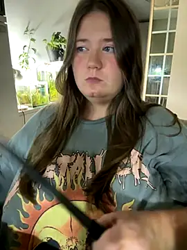 Snapshot of remirann_ chatting on October 10, 5:29 pm remirann online show from October 10, 5:29 pm
