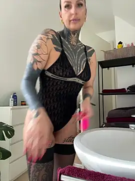 InkedBiitch online show from March 31, 6:35 am