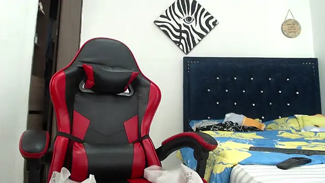 QueenSquirt  online show from February 15, 7:46 pm