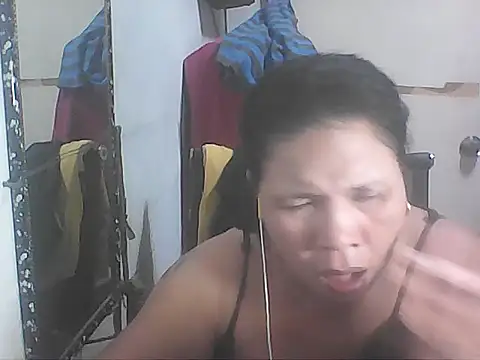 hotwet mama4uxx online show from February 4, 11:46 am