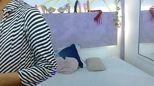 Snapshot of Sweetcristin chatting on September 29, 1:11 am Sweetcristin online show from September 29, 1:11 am