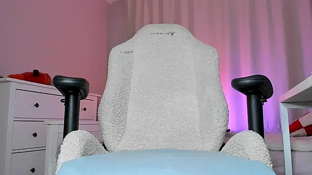 Snapshot of pink_hell_ chatting on September 20, 7:23 pm pink hell online show from September 20, 7:23 pm