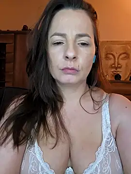 cristalines online show from February 8, 10:12 pm