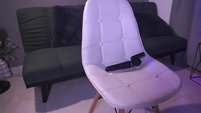 Snapshot of HannahEvanss chatting on October 9, 8:24 pm HannahEvanss online show from October 9, 8:24 pm