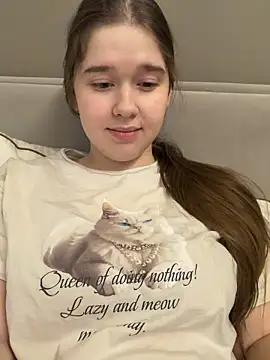 HornyGirlH online show from February 22, 2:56 am