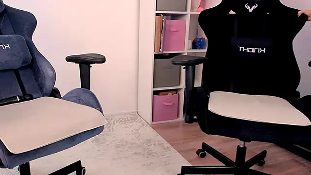 hotblonds online show from March 19, 11:47 am