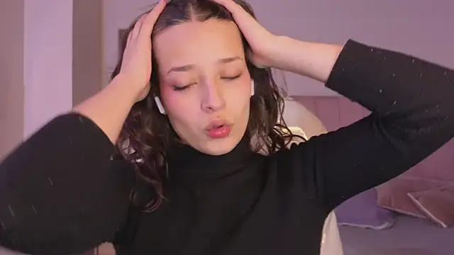 Amaia Daniells online show from November 26, 4:02 am