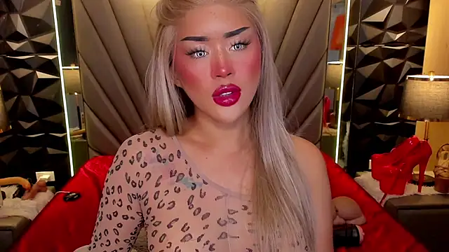 QuiinMollyXxX online show from September 12, 4:14 pm