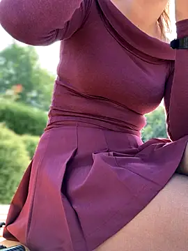 Snapshot of LetsFunKARINA chatting on September 14, 3:37 am LetsFunKARINA online show from September 14, 3:37 am