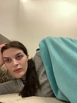 Snapshot of little_belucci chatting on October 2, 2:33 pm little belucci online show from October 2, 2:33 pm