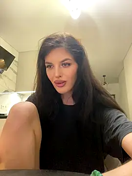 little belucci online show from December 15, 3:28 pm