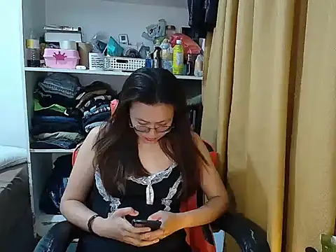 crizzybel online show from March 24, 4:12 pm