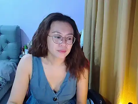 crizzybel online show from June 4, 8:24 pm