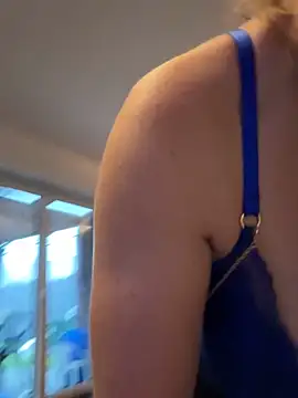 Snapshot of newMichelle chatting on September 30, 6:08 am newMichelle online show from September 30, 6:08 am