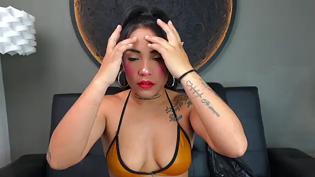 miss vaiolette online show from March 11, 11:14 am