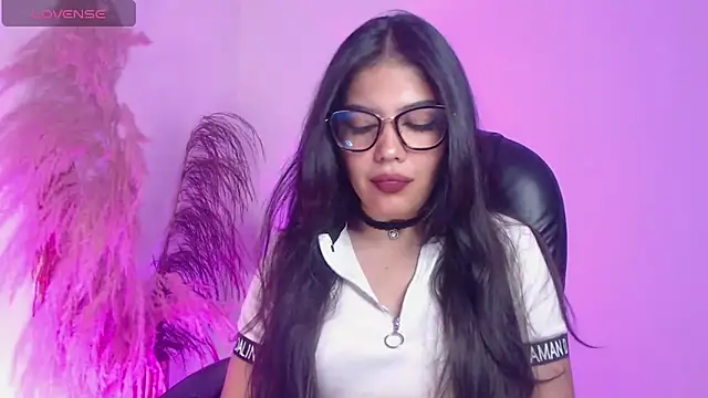 Snapshot of liz_bedoutxx chatting on October 9, 12:15 am liz bedoutxx online show from October 9, 12:15 am