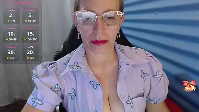 Chayla Ruiz online show from April 16, 8:08 pm