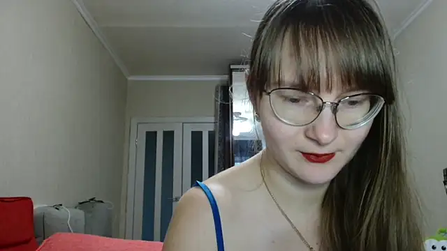 KiraGoldens online show from November 13, 6:45 am