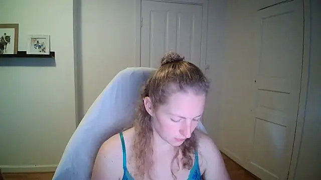 Girlnina-1995 online show from October 2, 11:26 am