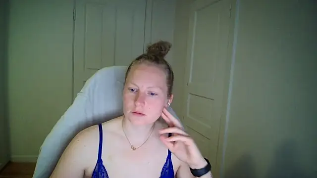 Girlnina-1995 online show from May 20, 6:10 am