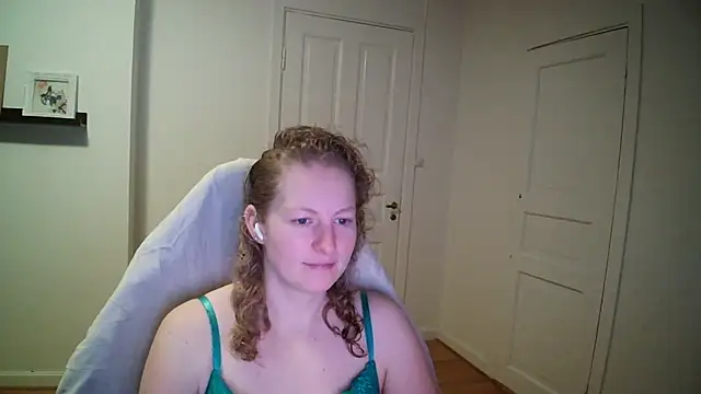 Girlnina-1995 online show from December 4, 10:39 am