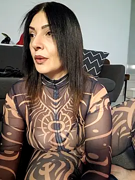 AryaSummersReal online show from April 12, 8:06 am