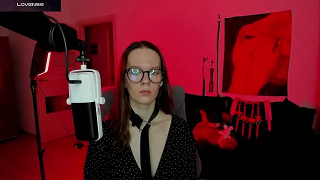 SharkyBaby online show from April 7, 5:15 pm