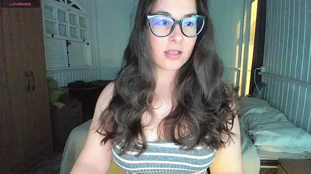 Snapshot of anna_love_hot chatting on September 29, 11:32 pm anna love hot online show from September 29, 11:32 pm