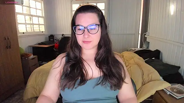 Snapshot of anna_love_hot chatting on October 9, 8:35 pm anna love hot online show from October 9, 8:35 pm