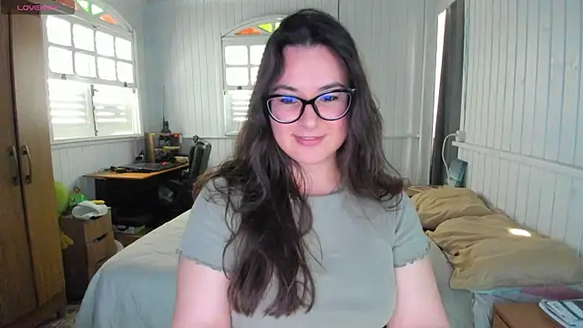 Snapshot of anna_love_hot chatting on October 15, 7:27 pm anna love hot online show from October 15, 7:27 pm