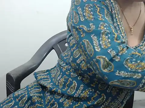 HOT CHILLY online show from May 5, 11:35 am