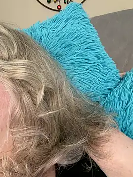 Kaitlyn Winters online show from February 11, 7:59 pm